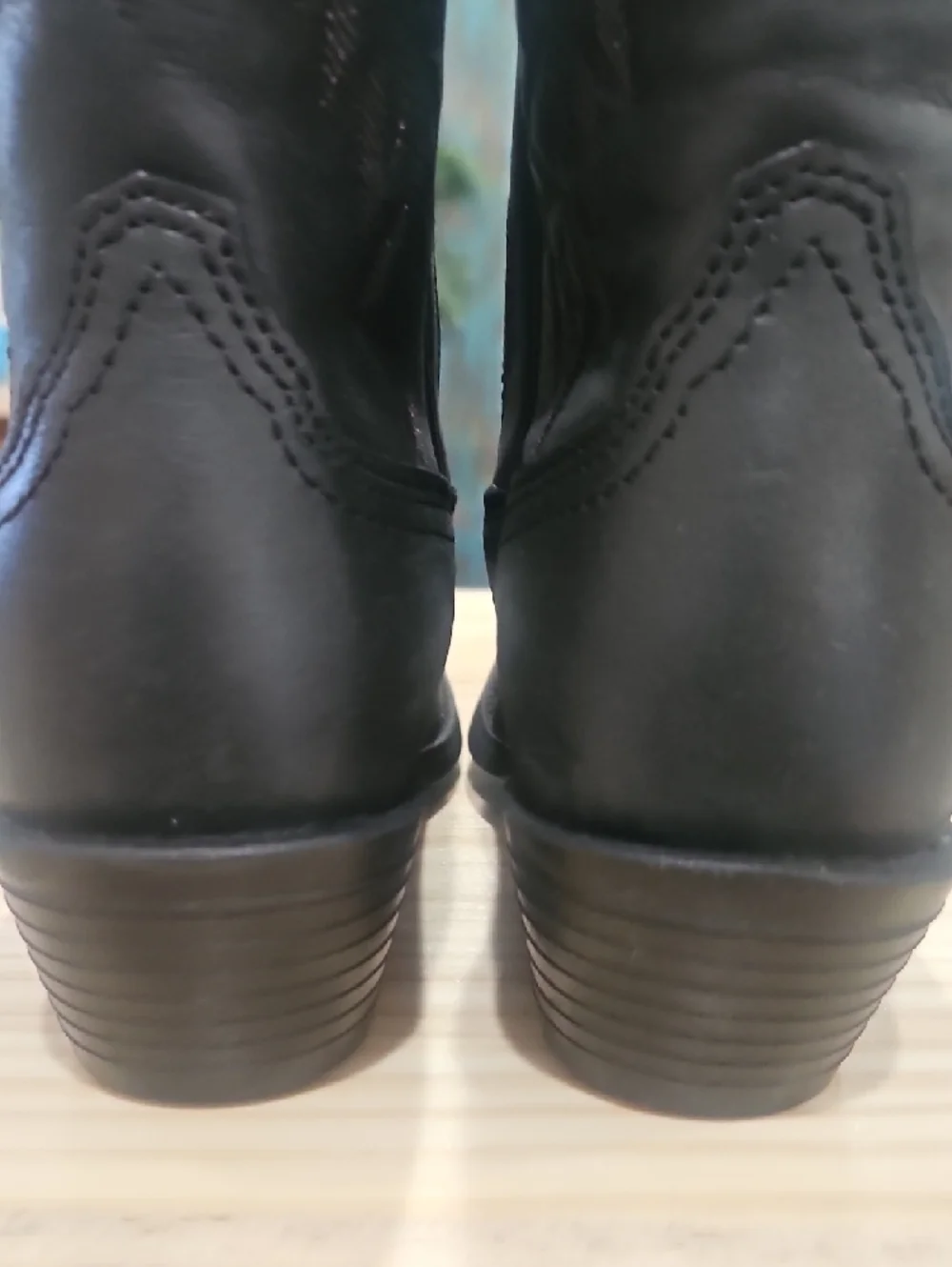 Shyanne Black Western-Style Cowboy Boots - Picture 3 of 6